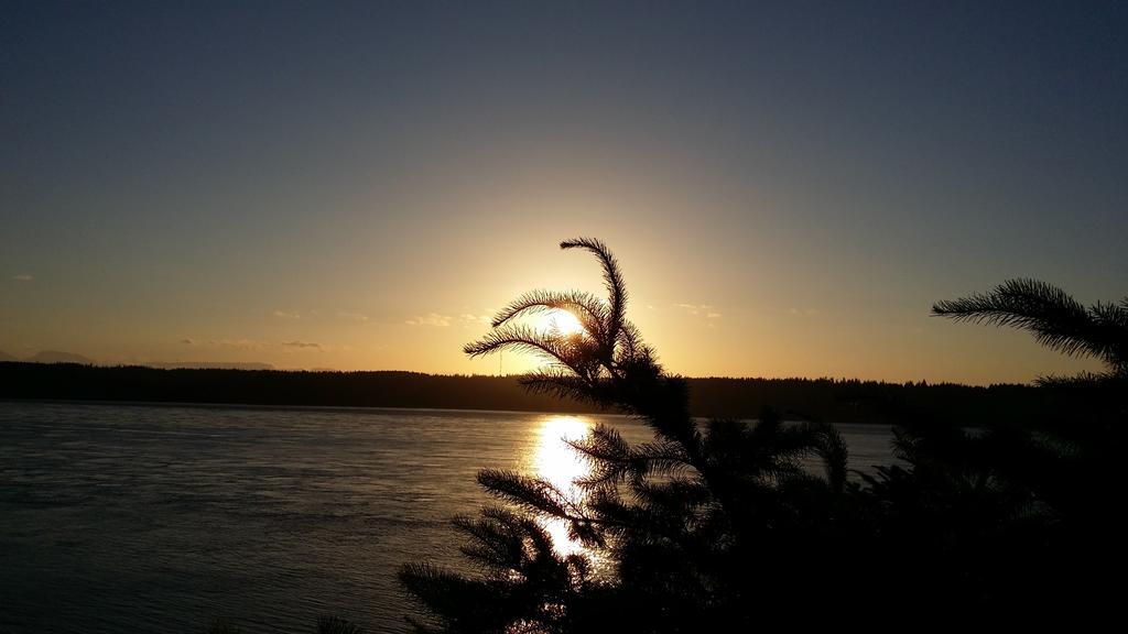 Above Tide Motel Campbell River Oda fotoğraf
